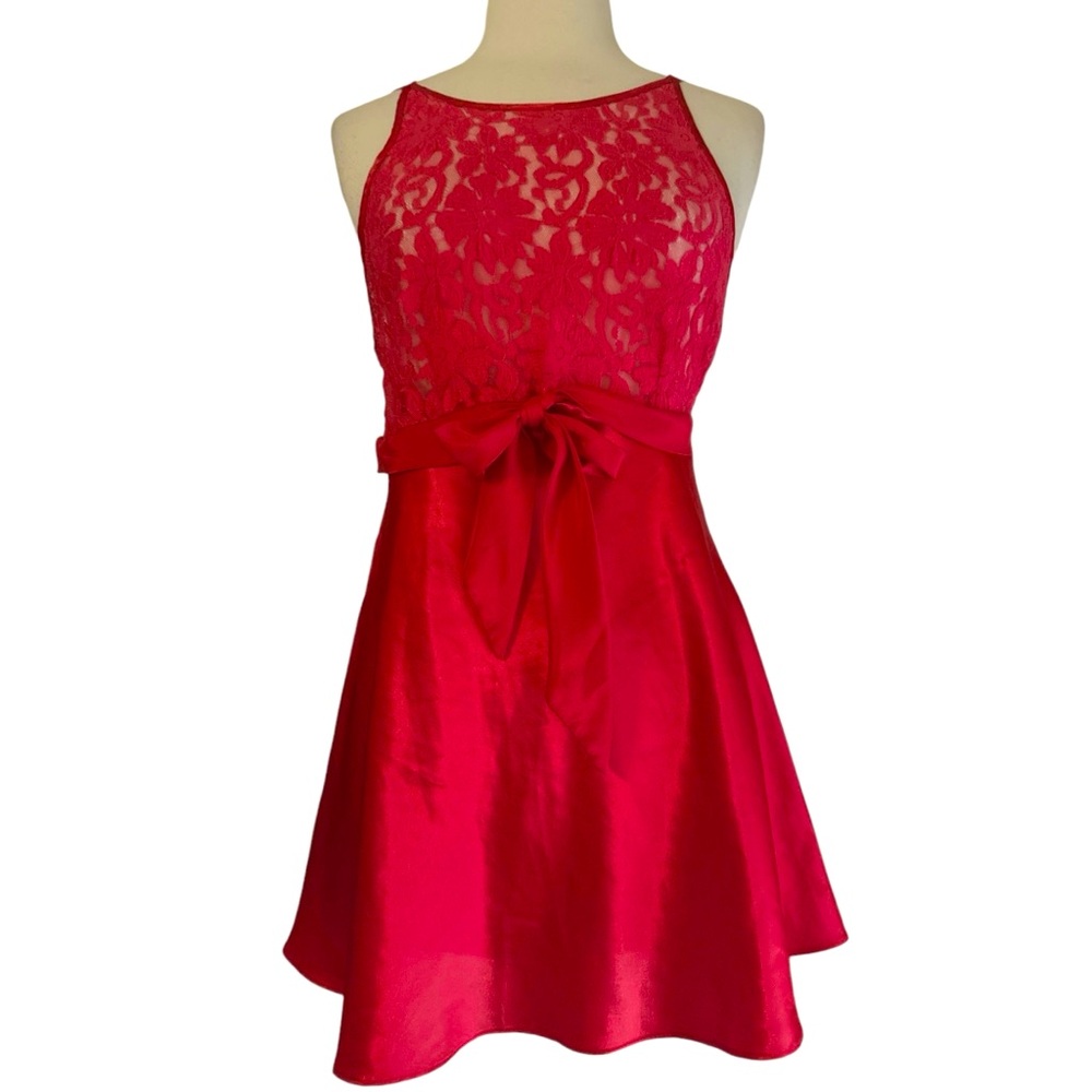 1990’s Red Hot‎ Satin Mini Chemise with Sheet Lace Bust, 30” long, Approx Medium - Picture 6 of 6